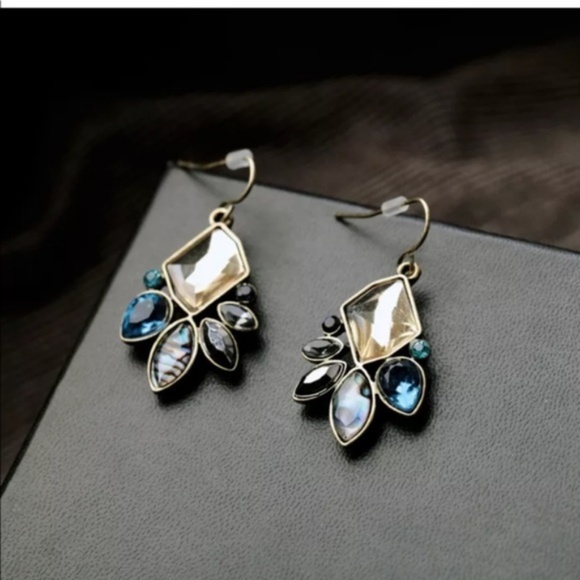 Jewelry - Copper tone Blue Gold Rhinestone ear ring